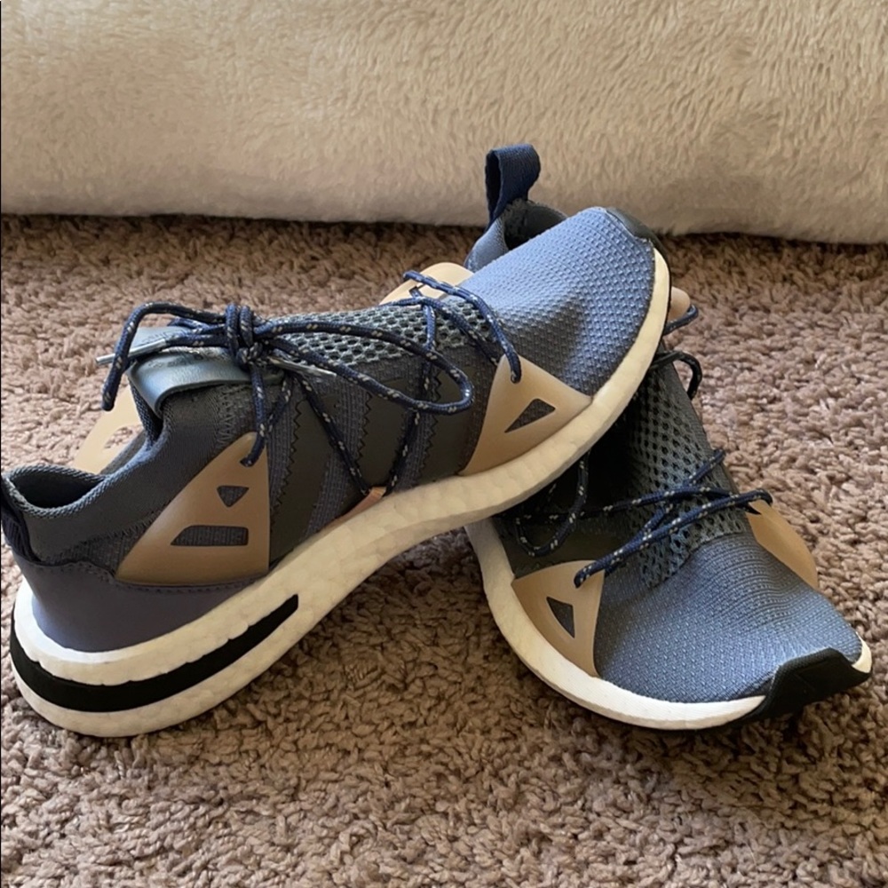 Adidas Arkyn sneakers